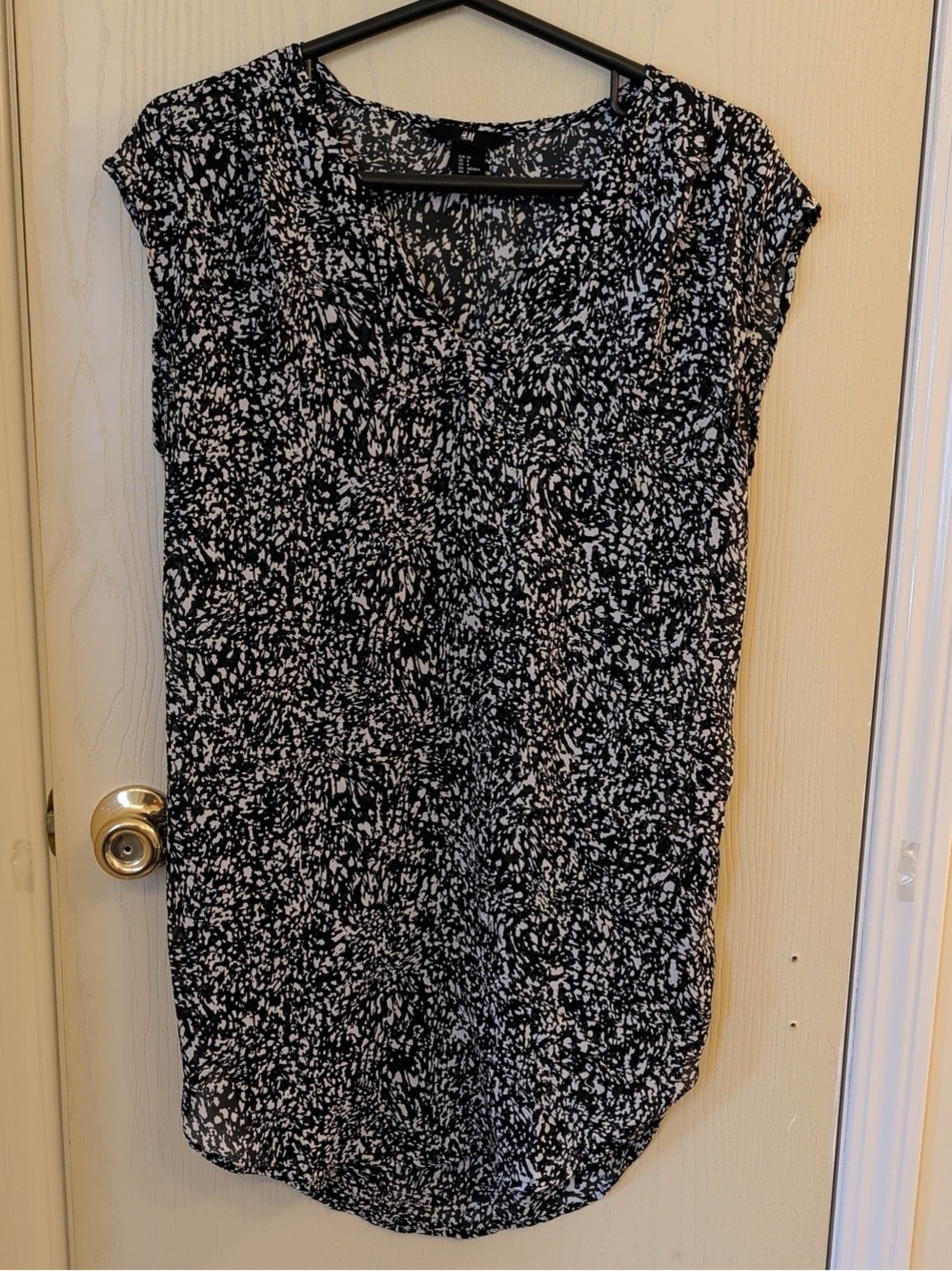 H&M Black and White Speckled Cap-Sleeve Tunic